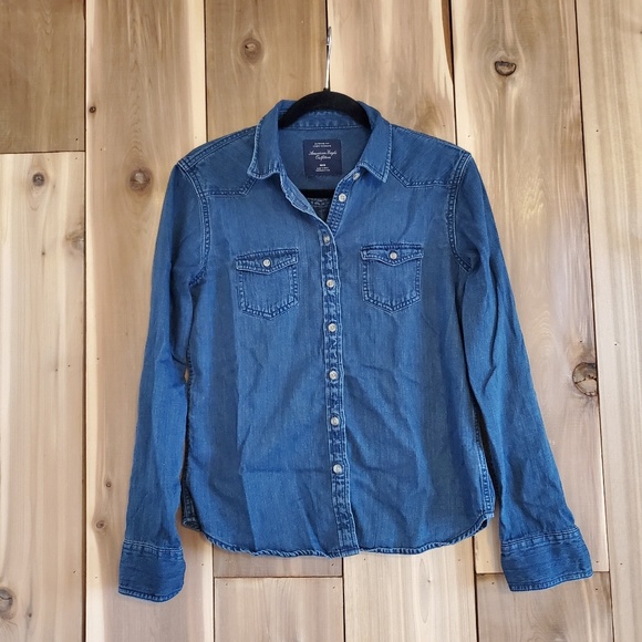 🍂AE Denim Shirt🍂 - Picture 2 of 5